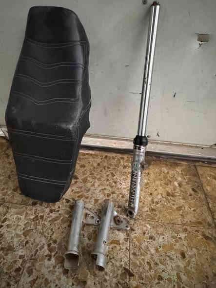 سلام عليكم  للبيع غراض دراجه أربعة كير ابيع شلع موتجي تكلي اريد حاجه وحده  وياهن شاصي كلك +مكينه مال ستوته رقمي ***********رجائن المو شراي لايتعبني
