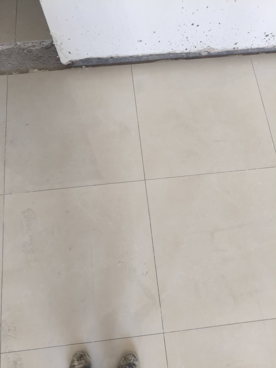 ***********سلام عليكم كادر خلفات بورسلين سراميك بكل انواعه متوفرين حأليا نشتغل داخل بغداد لاتصال ***********
