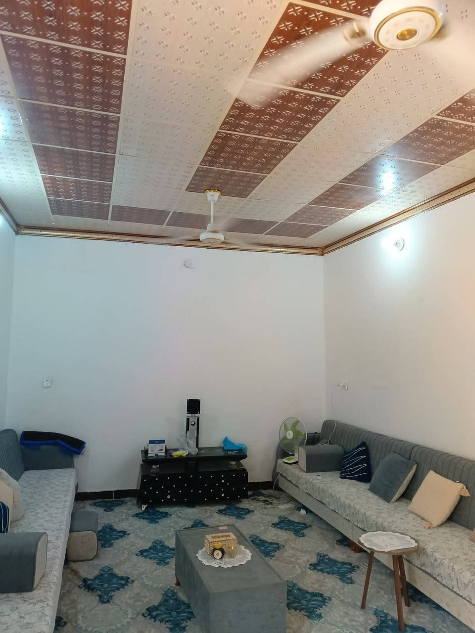 🏡 دار للبيع
📍 الموقع: صياغ – بساتين آل قدوري
📐 المساحة: 250 متر
📑 نوع الطابو: زراعي 25 باسم صاحب الدار
🔹 مواصفات الدار:
الدار طابقين
الطابق الأرضي: كونكريت مسلح
الطابق الثاني: عكادة
🔸 يتكون الطابق الأرضي من:
غرفتين
صالة
مطبخ
براني
صحيات داخلية وخارجية
🔸 الطابق الثاني يتكون من:
غرفتين
صالة
📞 للاستفسار الاتصال على الأرقام:
📱 *********** — حجي ستار الظالمي
📱 *********** — محمد ستار
📍 عنوان المكتب: سوق القشلة
🏢 مكتب العدالة للعقارات
