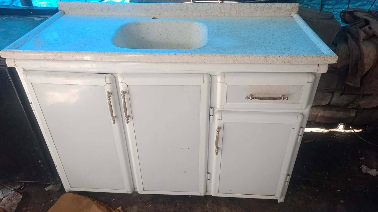 الوردي ٤٠ 
الأبيض٦٠
والاسنك الابيض مرمر ٧٥


**إذا كنت صاحب هذا الإعلان وتريد حذفه لأي سبب، رجاءا أرسل رسالة إلى الدعم الفني**