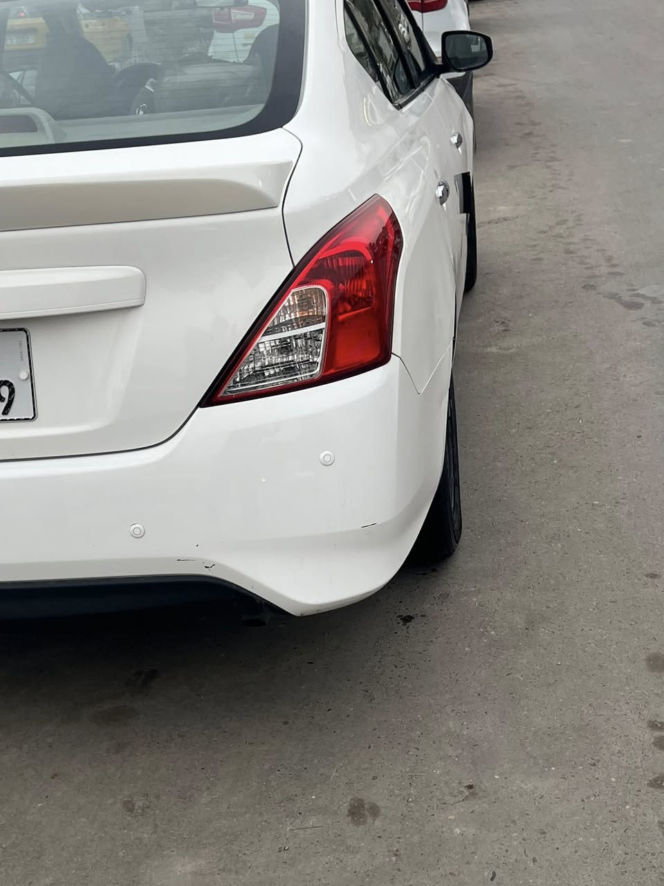 سلام عليكم نيسان سني 2024 ماشيه 35 الف سياره نضيفه رقم بغداد مكفوله من زلغات ورصعات ما عدا بارد بالباب الخلفي وصبغ كد شبر باقي كله مكفول من كلشي 
***********
