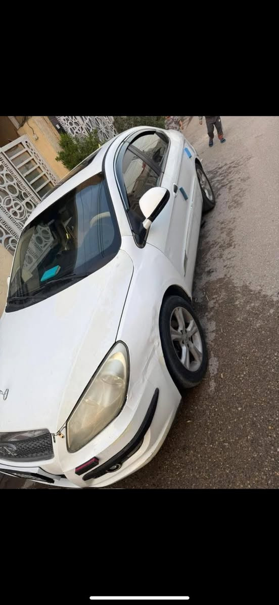 السلام عليكم / شيري a3 موديل 2012 السياره خير من الله كير محرك 1800 تبريد كله كامله شاشه حساسات تحكم استيرن فتحه كهربائيات كله شغاله لايت زنون قليل كلش شايفه البانزين العادي كله محسن بيه فقط طخه بالدعاميه الخلفيه وجراد كلش قليل بالبنيد واضح بالصور السعر 50وبيه مجال قليل للشراي مكاني جكوك قرب الكاظميه 
رقم بغداد باسمي تحويل مباشر 
***********
