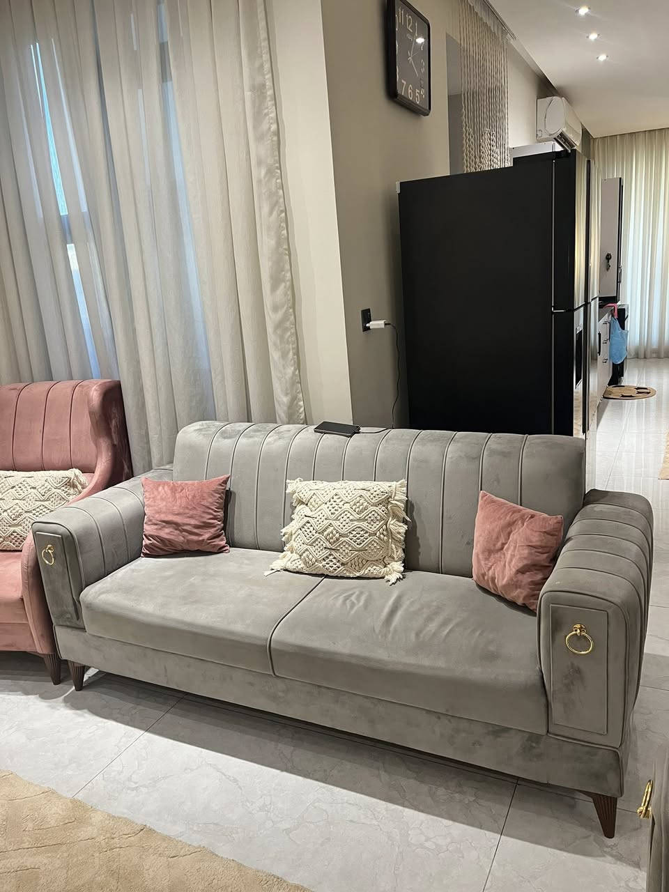 تخم قنفات 10 مقاعد نظيف مع الكوشات الورديه سعر 600  (‭٠٧٨٠ ٠٤٨ ٠٢٦٧‬)
