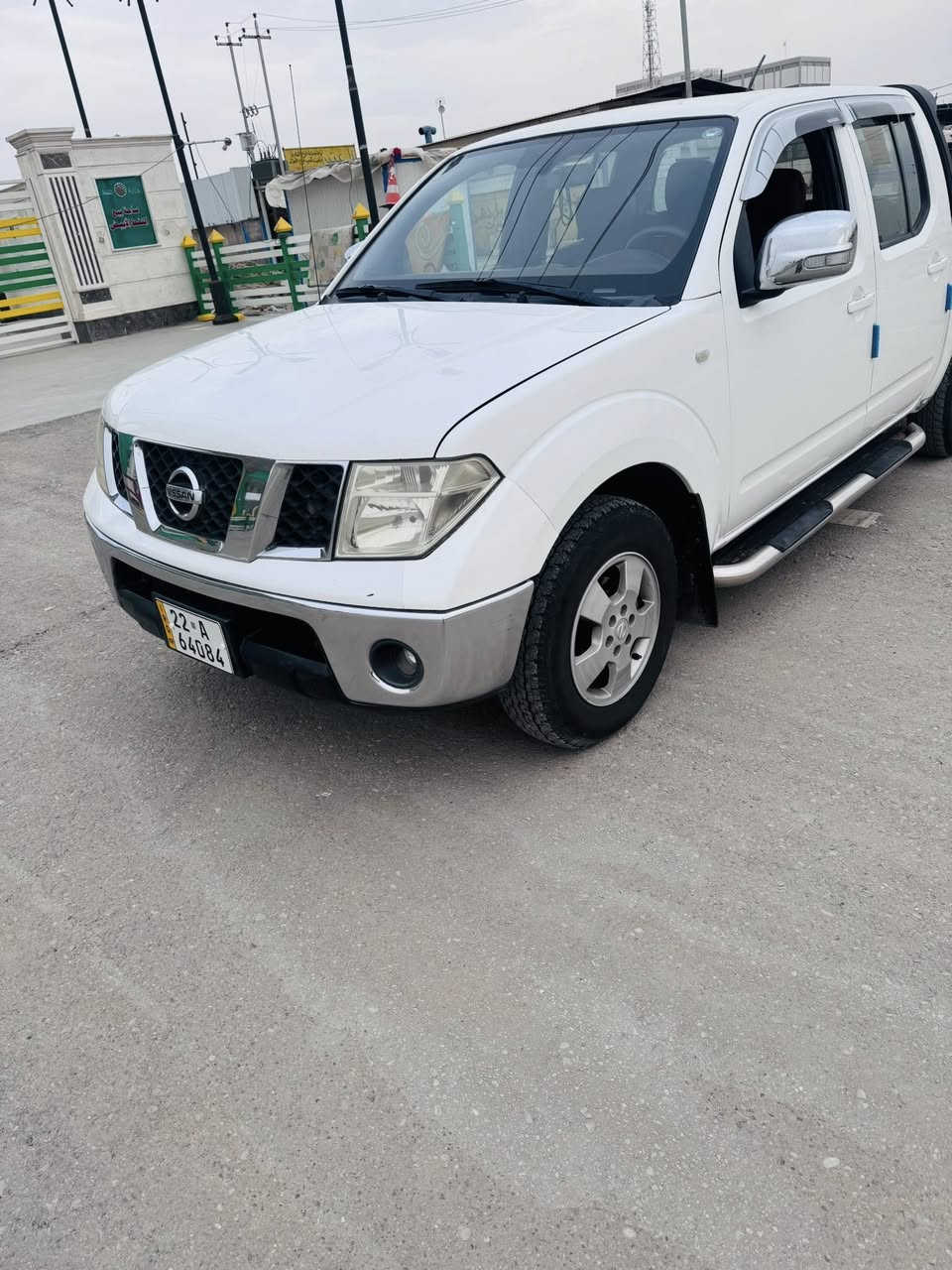 نيفاره موديل 2009 للبيع كير عادي رقم اربيل الجديد مكفوله من الصبغ والتبديل عدا بارد بل جاملغ الخلفي مكانها بغداد بسمايا 
الاستفسار 
***********
***********
