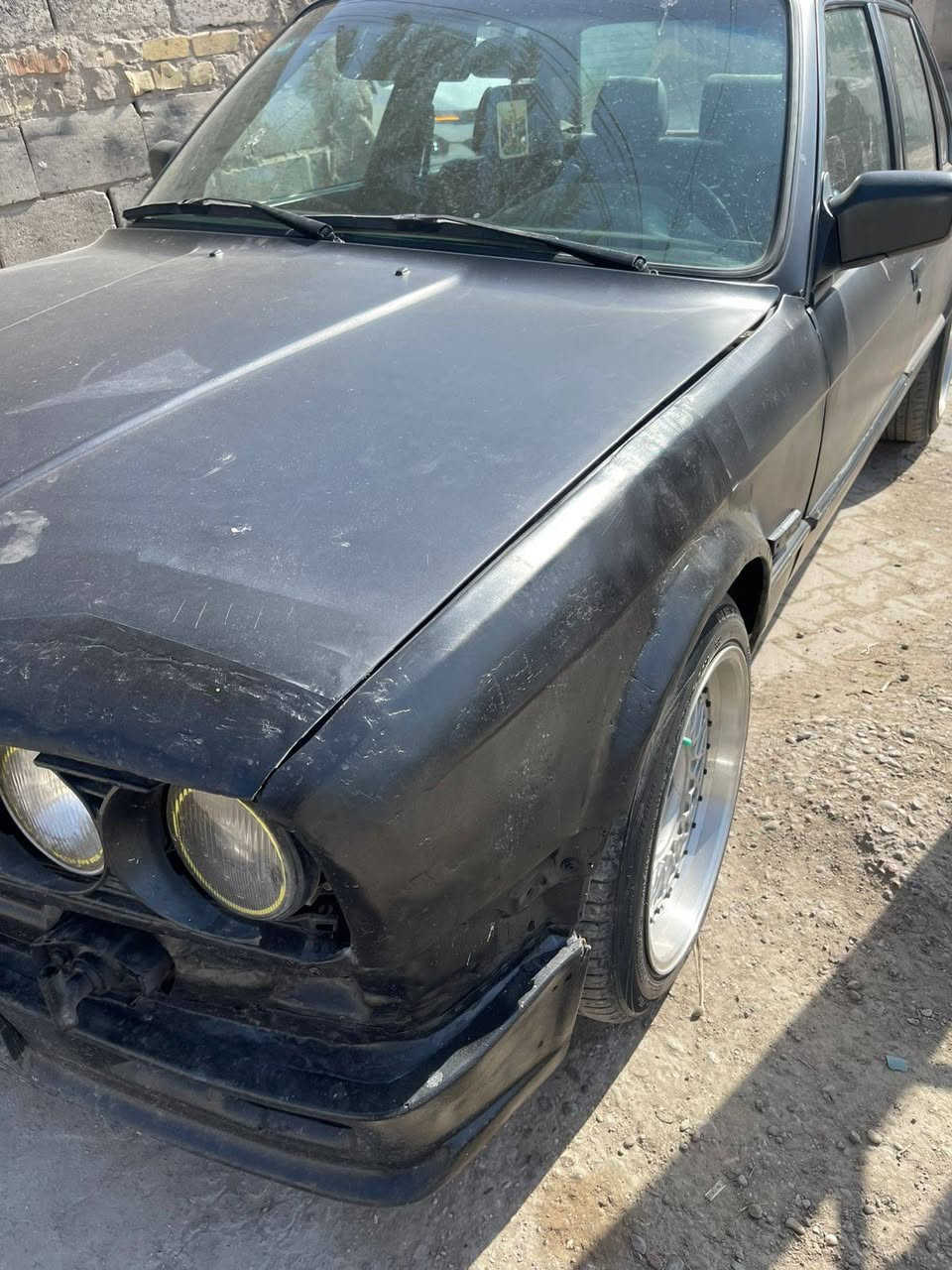 السلام عليكم
زعره موديل ١٩٩١ لون رمادي رصاصي مكينه ٢٥ مسكر مكينه وكير خير من الله كشنات
كشناات M  داخلها شويه يرادله ترتيب 
كير زت اف  اكسل مفتوح ١٢٣ جرويل ويل تو سايز تخم تاير جديد ضفيره سيمنز سستم صوت بيها عنوان بغداد
مبايل،***********
