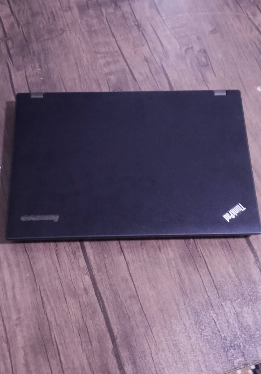 💻 لابتوب Lenovo ThinkPad L440 للبيع - أداء قوي وسعر ممتاز
الجهاز نظيف جداً، يتميز بجسم قوي ومتين (Heavy Duty) مصمم للتحمل والعمل المستمر. مثالي جداً للبرمجة، الدراسة، والأعمال المكتبية.
​🛠 المواصفات التقنية (Technical Specs):
​الموديل: Lenovo ThinkPad L440 (الفئة العملية الأقوى).
​المعالج (CPU): Intel® Core™ i5-4300U (سرعة تصل إلى 2.60 GHz).
​الرام (RAM): سعة 8 GB – أداء سلس وسريع جداً.
​الهارد (Storage): من نوع SSD بسعة 512 GB – (إقلاع للنظام في ثوانٍ وسرعة فائقة).
​حجم الشاشة: 14 بوصة – مريحة للعين ومناسبة جداً للعمل الطويل.
​المنافذ: يحتوي على كافة المنافذ (USB, VGA, Ethernet) مع قارئ أقراص DVD.
​🌟 ملاحظات البيع:
​الحالة: الجهاز سريع جداً وسلس في الاستخدام.
​الضمان: شرط الفحص (افحص وتأكد من كل قطعة قبل الشراء).
​💰 السعر: 200$ (وقابل للتفاوض بشيء بسيط للجادين).للمعلومه ماوس اصلي و جنطة هديه 🖱️👜
​📞 للتواصل:
​آسيا: ***********
​كورك: ***********
​دەقی کۆتایی بە زمانی کوردی (سۆرانی):
​💻 لابتۆپی Lenovo ThinkPad L440 بۆ فرۆشتن - ئەدایەکی بەهێز و نرخێکی گونجاو
​ئامێرەکە زۆر پاکە، جەستەیەکی زۆر بەهێزی هەیە و بۆ کارکردنی قورس دروستکراوە. زۆر گونجاوە بۆ پڕۆگرامینگ، خوێندن، و کارە کارگێڕییەکان.
​🛠 تایبەتمەندییە تەکنیکییەکان:
​مۆدێل: Lenovo ThinkPad L440.
​پرۆسێسەر (CPU): جۆری Intel® Core™ i5-4300U (خێرایی دەگاتە 2.60 GHz).
​ڕام (RAM): بە قەبارەی 8 GB – خێراییەکی زۆر باش و بێ کێشە.
​هارد (Storage): جۆری SSD بە قەبارەی 512 GB – (سیستم زۆر خێرایە).
​قەبارەی شاشە: 14 ئینج – قەبارەیەکی زۆر گونجاو بۆ کارکردن.
​پۆرتەکان: هەموو جۆرە پۆرتێکی تێدایە وەک (USB, VGA, Ethernet) لەگەڵ خوێنەری CD/DVD.
​🌟 تێبینییەکانی فرۆشتن:
​بارودۆخ: لابتۆپەکە زۆر خێرا و بێ کێشەیە.
​گەرەنتی: بە مەرجی فەحس (بە دڵی خۆت فەحسی بکە و دڵنیابەرەوە پاشان بیکڕە).
​💰 نرخ: 200$ (کەمێک مەجالی تێدایە بۆ کڕیاری ڕاستەقینە). تیبینی ماوس و جانتە هەدیە 🖱️👜
​📞 بۆ پەیوەندی:
​ئاسیا: ***********
​کۆڕەک: ***********
