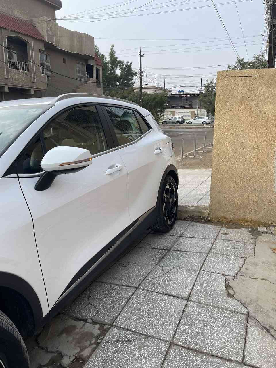 سلام وعليكم للبيع سيارة 🚗 كيا سبورتج خليجي موديل 2022 محرك 200 دوش ماشيه 72 الف مكفوله كفاله عامه سياره جديد لوك سبير منازل السعر 215 وبيه مجال المكان بغداد الرقم الهاتف *********** الرقم بغداد
