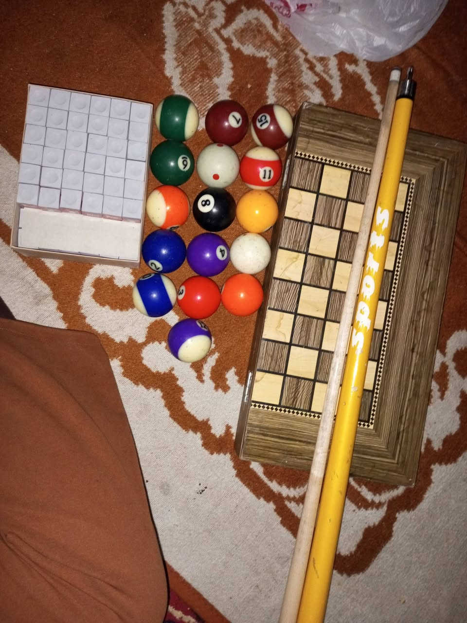 للبيع
سيت بلجيكي 
كيوب سبورت 
علبة مال جوك نقص شي قليل 
طاولي+ شطرنج 
السعر ١٥٠
للتواصل ***********
