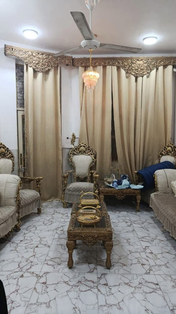 دار_للبيع  حله_ نادر الثانية شارع الكبان قرب الصيدله صفا 

المساحة 100متر طابو زراعي سند25 

طابقين غرفتين نوم كليدور ومطبخ صاله ومجمع صيحات داخلية وخارجية 

للاستفسار الاتصال ***********
***********
مراجعة مكتب سومر للعقار نادر الاولى على الشارع الخدمي قرب حسينيه حنتوش
