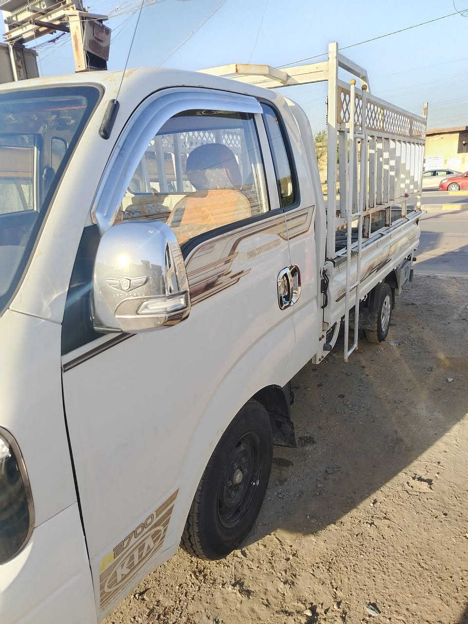 كيا حمل  بنكو 2700/موديل 2020
سياره كفاله عامه عدا صبغ شويه بنيد تحويل ثاني يوم مكان سياره بغداد تقاطع درويش السعر 128 بيه مجال قليل الرقم ***********
