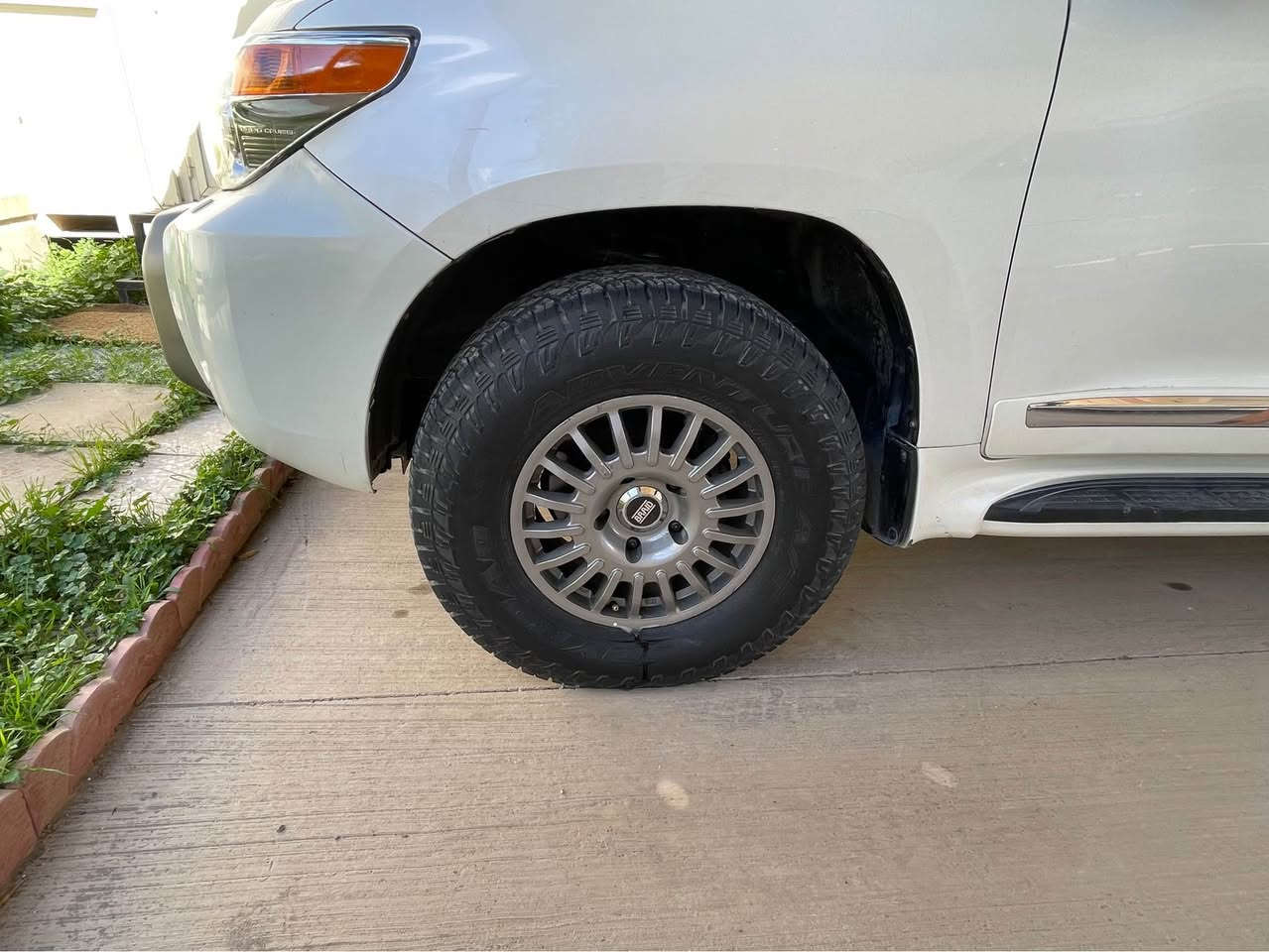 ويل كب نوع برايد حجم 17 مال سياره لاندكروز 
مع تاير مستعمل شهرين صيني انتاج نهايه 2024 
مع استدات الويل المكان بغداد السعر قفل 6$ 
الاتصال 0775160994 بغداد, العراق


**إذا كنت صاحب هذا الإعلان وتريد حذفه لأي سبب، رجاءا أرسل رسالة إلى الدعم الفني**