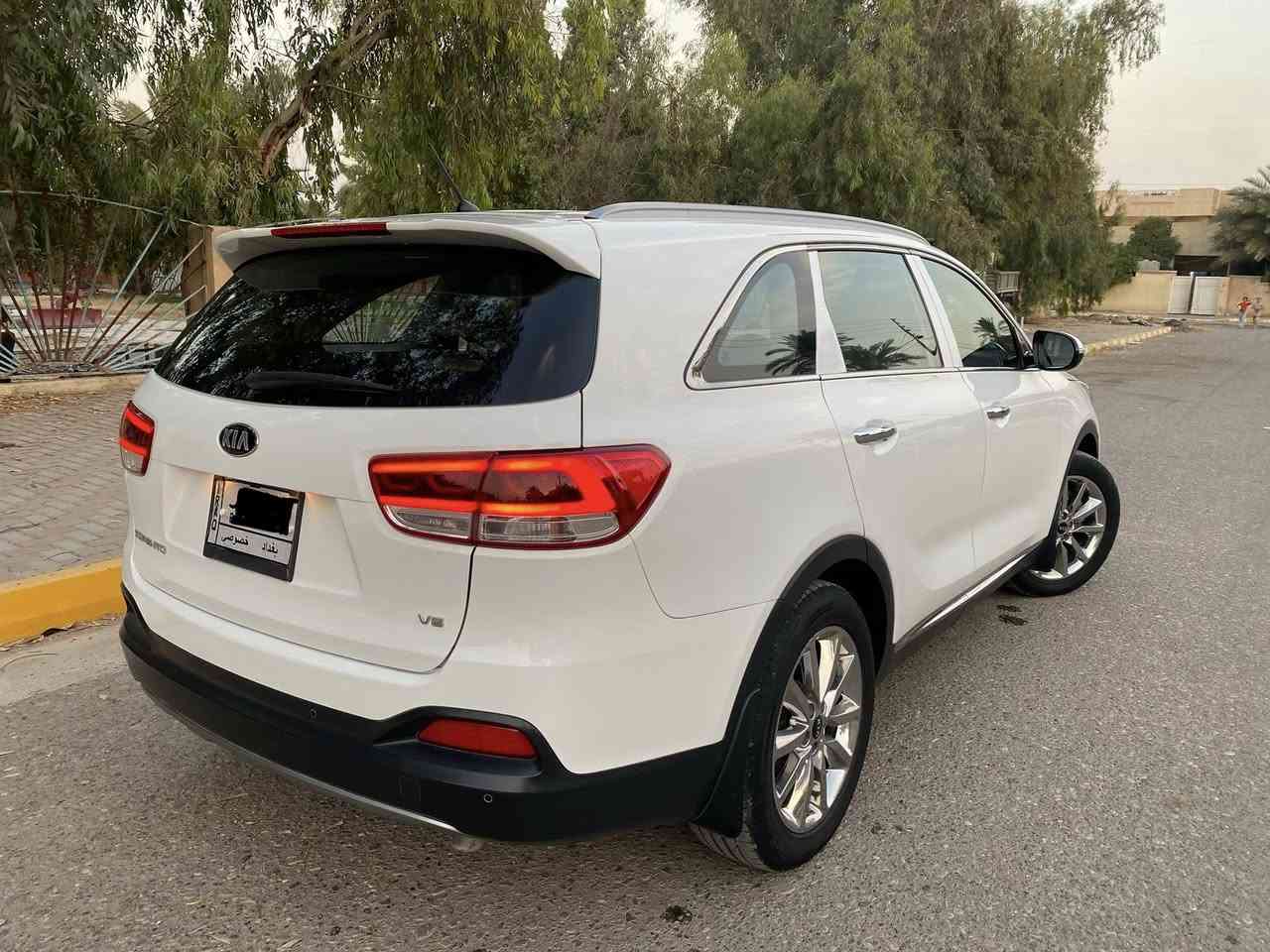 السلام عليكم
للبيع كيا سورنتو  2018  خليجي 

بيه صبغ بس البنيد فقط شرط بدون دواخل  يعني شاصي ولغد سليم 

صور السونار مرفقه مع الصور

مواصفات فووول بس قماره حديد

بصمه + ترحيب   محرك V6

7راكب    3 قطع تبريد ثلج 

داخل جلد + كشن 2 كهرباء 

تحكم ستيرن   شاشة وكاميرا 

دوسات ليزري   بردات خلفيه 

بجم لد + زراك لايت 

كير اوتو ومحرك شرط على وضع الشركة محرك V6  

رقم بغداد مشروع وطني سنويه جديدة يعني شرط التحويل 

السيارة شرط حلووووه وجديده 

جاهزة من كلشي 

السعر 195 وبيه مجال الشراي يخابر ***********
