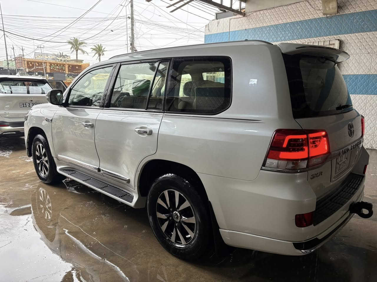 سلام عليكم لاند كروزر موديل 2018 بيهه طخة بل بجم سونارهه موضح بل منشور رجاً شوف سونار وخابر للبيع فقط مراوس ماكو مكان سياره بغداد السعر 35 يعني 3 شدات ونص اتصال *********** غير متواجد على فيس
