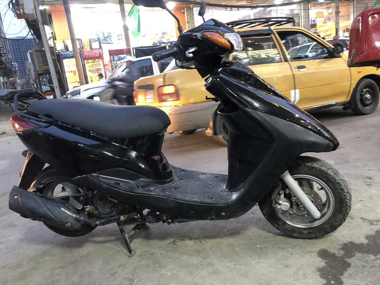 اكزز ياباني ستان حساس  بيهى ونه بالاكسل فقط 
مكينه مكفوله لا نضوح ولا صوت ولا دخان ناعمه كلش 
كفرات تايوان 🇹🇼 
كهربائيات كله شغاله منطول لطول 
دبلات تايرات لوك طسه ناعمه كلش 
سعر 550 الف بيهى مجال حك جيه بغداد كريعات استفسار اكثر اتصال ☎️ ***********
