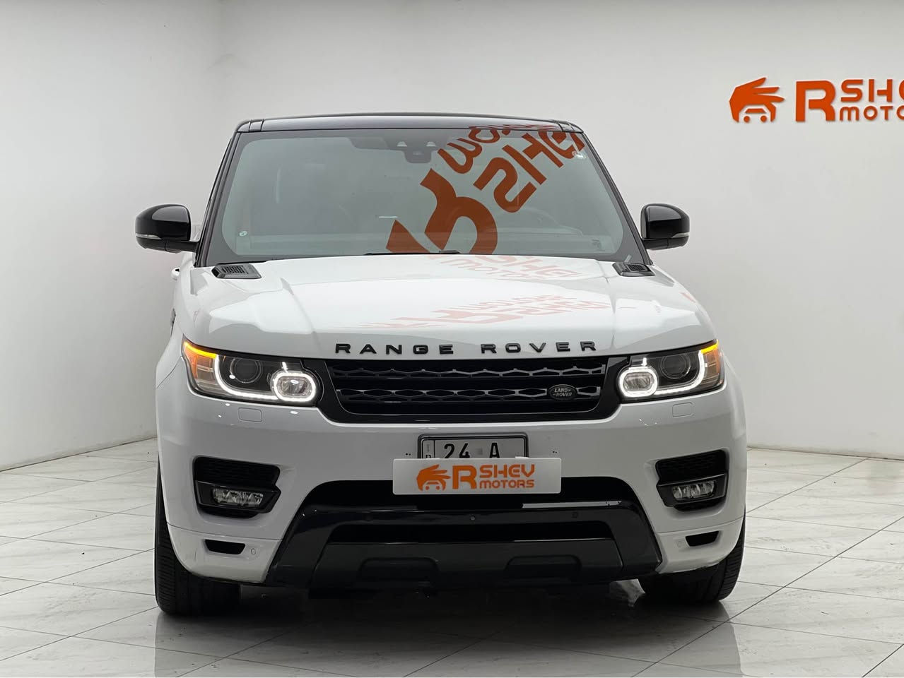 RANGE ROVER SPORT 2017
لاند روفر رينج روفر سبورت 2017
مواصفات S سبورت 
5 مقاعد
مواصفات :(كاميرا خلفية
سقف بانورامي
بصمة
شاشة
المصابيح الأمامية ليد
صندوق كهربائي
لوحة قيادة رقمية
مراقبة النقطة العمياء
مصابيح زينون الأمامية
أبل كاربلاي
سلندر  6. 3.0
امريكية
86,000 مايل  ماشية
رقم دهوك الجديد 
سعر السيارة مناسب 
$31,500 يعني ثلاث دفاتر و خمسة عشر ورقة و بي مجال للطيبين
رقم الشاصي مرفق بالصور 
مكان السيارة
دهوك -معرض ارشف R-Shev
رقم51 من معارض التيرمينال 
***********
*********** دهوك, العراق
