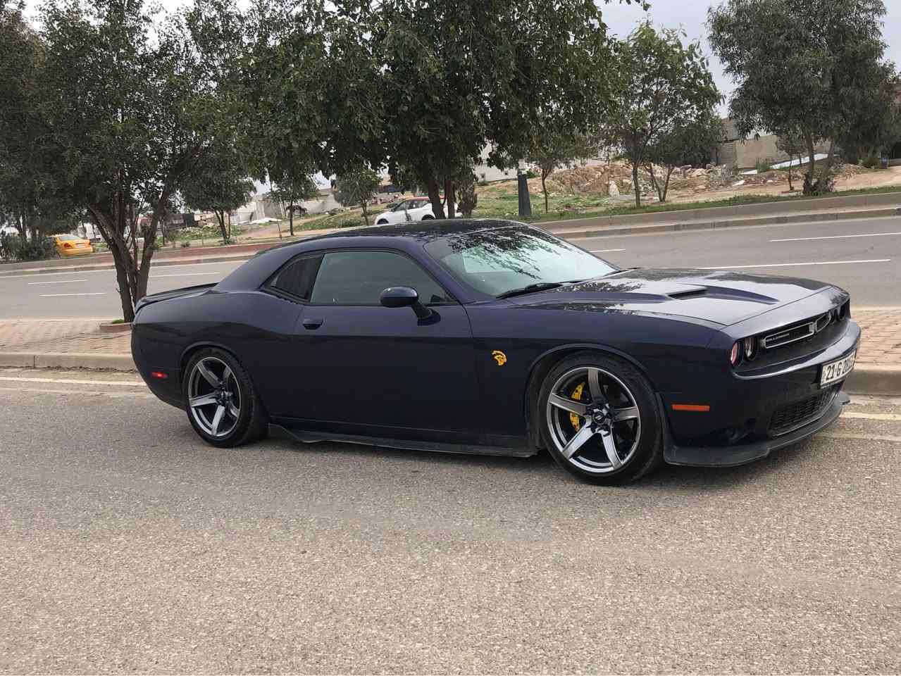 سلام و عليكم 
دوج جالنجر V6
موديل 2016 لون مميز 
صبخ بي قطعتين جاملخين امامي فقط
بدون لغد بدون ايرباك بدون شاصي شرط
سياره ماشيه 57ميل  
سياره بي هوايه اضافات 
ويل نجمة كروم شكل جديد 
لايتات متغير الوان  تحكم بل موبايل 
شوته اصلي و برمجه كامل 
دواخل كوله كاربون فايبر 
جناح  دفيوز دوسه سكوب مثلثات صالنصه روباعي 
سياره كير محرك اكسل كوله بشرط برغي مامفتوح
دعاميه لل دعاميه بشرط بدون اي مصرف 
سياره بطاقه بنزين 
رقم سنويه كوله جديد  باسمي تحويل ثاني يوم
سعر 170بي مجال قليل 
مكاني كركوك 
رقم موبايل *********** كركوك, العراق
