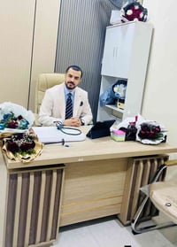 دكتور حسن الخفاجي • مجمع الفارابي • متواضع