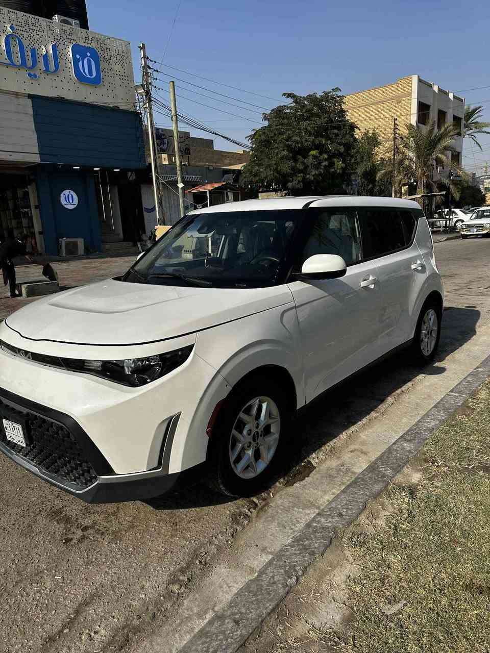 السلام عليكم
صول 2023 منفيس ب أسمي 
ماشيه 12 الف
صور الحادث موجودات  بالمنشور
مكينه الفين دوش 
حداديه الاماميه كلها مبدلها اصلي 
لان مشتغليها بالامارات مو خوش شغل
ف بدلتها اهنا 
مواصفات 
شاشه 
وكامرا ورادار امامي
ورادار جانبي 
وتحكمات استيرن كامله 

مكان السياره كربلاء 
***********

السعر  133
