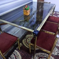 ميز و٦كراسي • جديد ونظيف • مندوبة غراض