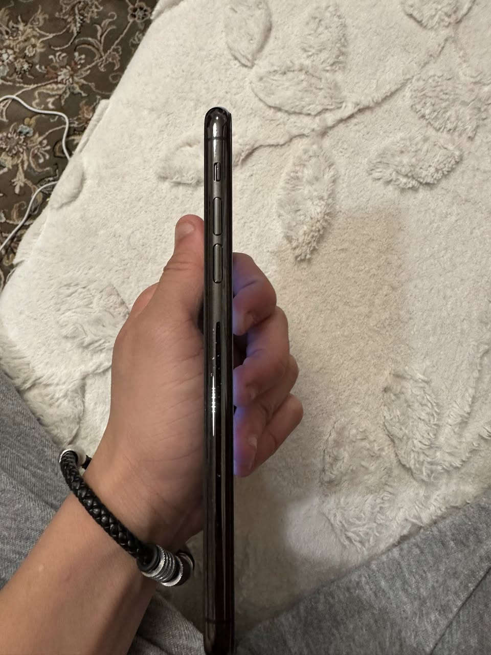 آيفون ١١ برو ماكس اخو الجديد مابي زلغ واحد البطاريه مبدله يم ماستر اصليه وتر بروف الجهاز ٢٥٦ والبطاريه ٨٥٪؜ نموذج m تجي تاخذه عل فحص غير هاذ الحجي بلاش تاخذه السعر ٣٨٠ الف وبي مجال بسيط مكاني بغداد العامريه للاستفسار ***********
