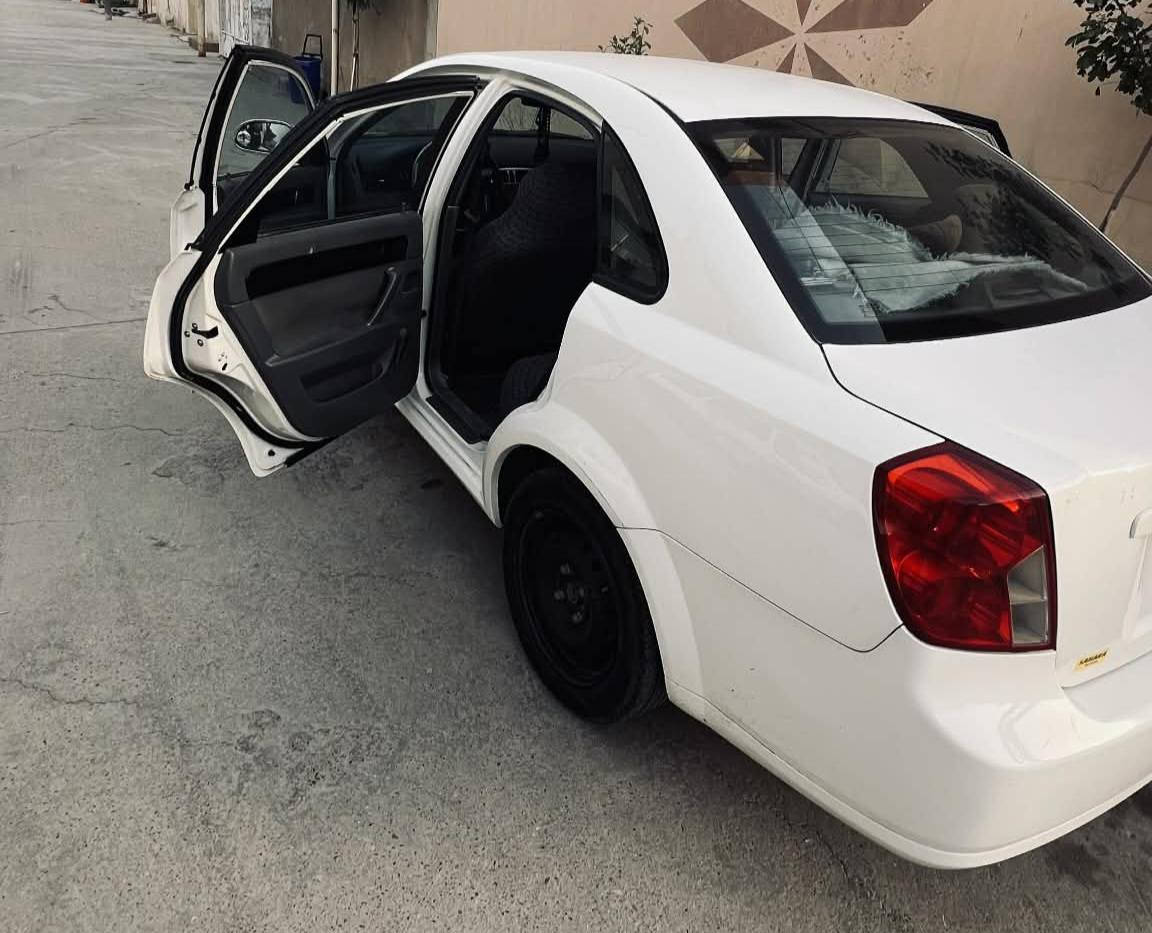 سلام عليكم 
اوبترا 2005 [للبيع]
نظيفة  مثل ما موضحة بالصوره وأكثر
وكيل أول تحويل مباشر[سنويا منتهي] متواجد في كركوك 
السعر {69} وبي مجال بسيط 
غير متواجد على الفيس للمعلومات أكثر اتصل على الرقم (***********)
