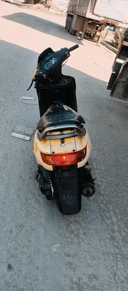 سلام عليكم فراشة فحل للبيع نضيفة سلف هندر وكهربائيات شغالات كلهن 
السعر 325 
مكاني بلقاسم 
رقمي ***********
