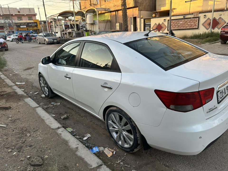 سلام عليكم سيرتو خليجي 
موديل 11
مكفول من الصبغ عدا بارد موضوع بلصور
رقم شمالي نكليزي 
بابل المسيب
السعر102 وبيه مجال
***********
