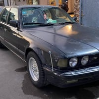 شلونكم اخوتي السيارة للبيع التفاصيل بالصور وهذا رقمي 07711072438