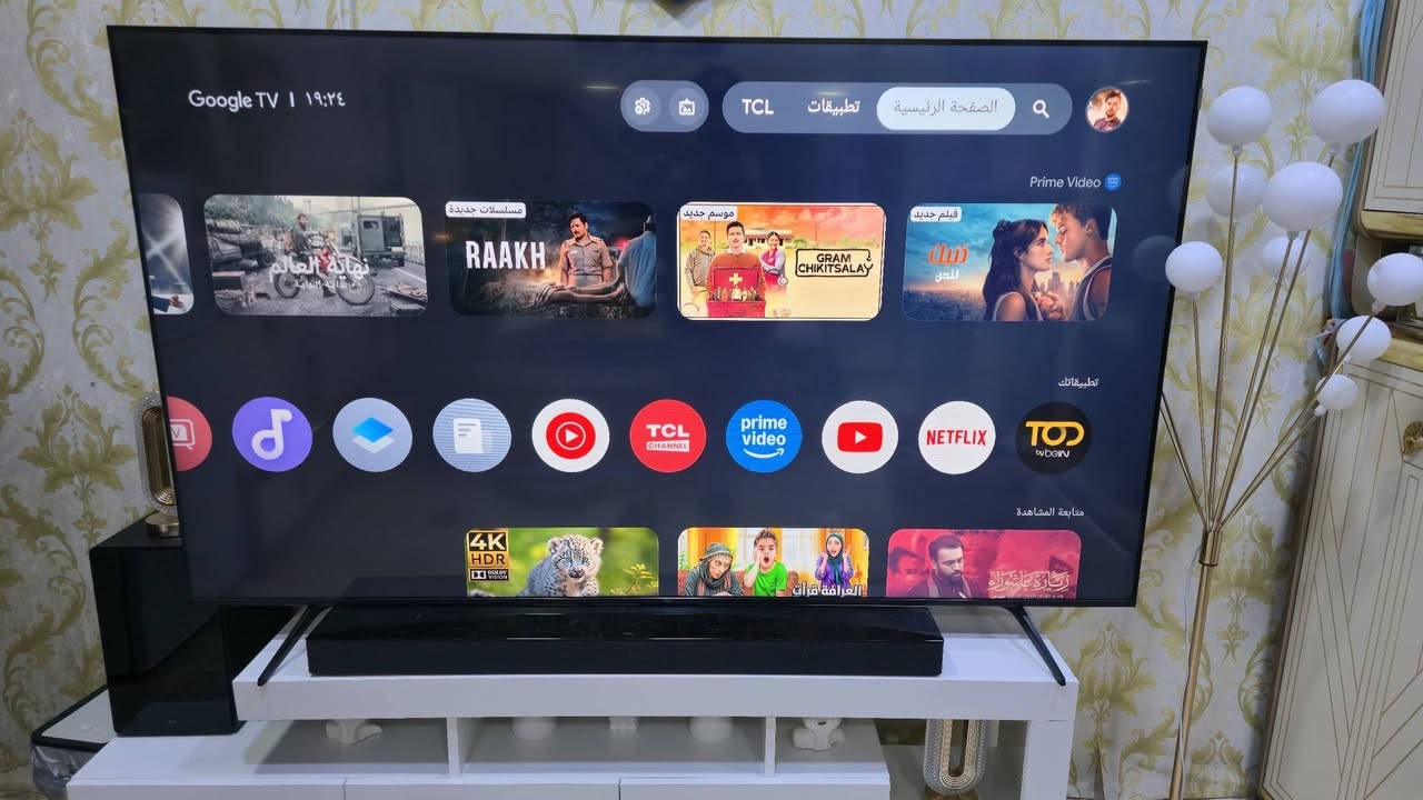 بلازما حجم 75 بوصة الماركة غنية عن التعريف TCL ماخذها بمليون و450 الف وبعدها بالضمان سعرها من الأخير قفل مليون
بلازما حجم 75 بوصة من شركة TCL العالمية المعروفة
 أستخدام قليل جداً البلازما بعدها أخت الجديدة شرط شخط ما بيها يعني حالها حال الجديدة مواصفاها جوه اقرة

المواصفات الأساسية
 نوع الشاشة: بتقنية Quantum Dot (QLED) التي تقدم ألواناً نابضة بالحياة وحقيقية.الدقة: 4K UHD (أي أربعة أضعاف دقة الوضوح العالي).معدل التحديث: 144Hz (مدعومة بخاصية Motion Clarity Pro) لعرض حركة فائقة النعومة.

مميزات الألعاب والصورةGame Master Pro 3.0: تقنية مخصصة للاعبين لتوفير استجابة سريعة جداً.تقنية + HDR: تدعم صيغ HDR المتعددة (Multi HDR) لتقديم تباين استثنائي وتفاصيل دقيقة في المناطق المظلمة والمضيئة.محسن الألعاب 240Hz Game Accelerator: يقلل من التأخير (Input Lag) ويمنح تجربة لعب سلسة.

نظام التشغيل: Google TV (يدعم تطبيقات مثل Netflix، Prime Video، وDisney+).المساعد الذكي: يدعم الأوامر الصوتية بدون استخدام اليدين عبر Hands-free Google Assistant.الصوت: نظام صوتي مدمج من شركة ONKYO الشهيرة، مع دعم تقنية Dolby Atmos.

تواصل واتساب ***********
بلازما حجم 75 بوصة الماركة غنية عن التعريف TCL ماخذها بمليون و450 الف وبعدها بالضمان سعرها من الأخير قفل مليون
