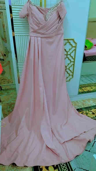 السلام عليكم
الفستان الاحمر لبسه واحدة فقط قياس ٤٠ سعره ٣٠ وبي مجال
الفستان الوردي لبسه واحدة فقط قياس ٤٠ سعره ٦٥ وبي مجال
الفستان النيلي لبسه واحدة فقط قياس ٤٠ سعره ٢٥ وبي مجال
كوستم ابيض لبسه واحدة فقط قياس ٤٢ سعره ٣٥ وبي مجال
تلفون او واتساب ***********
