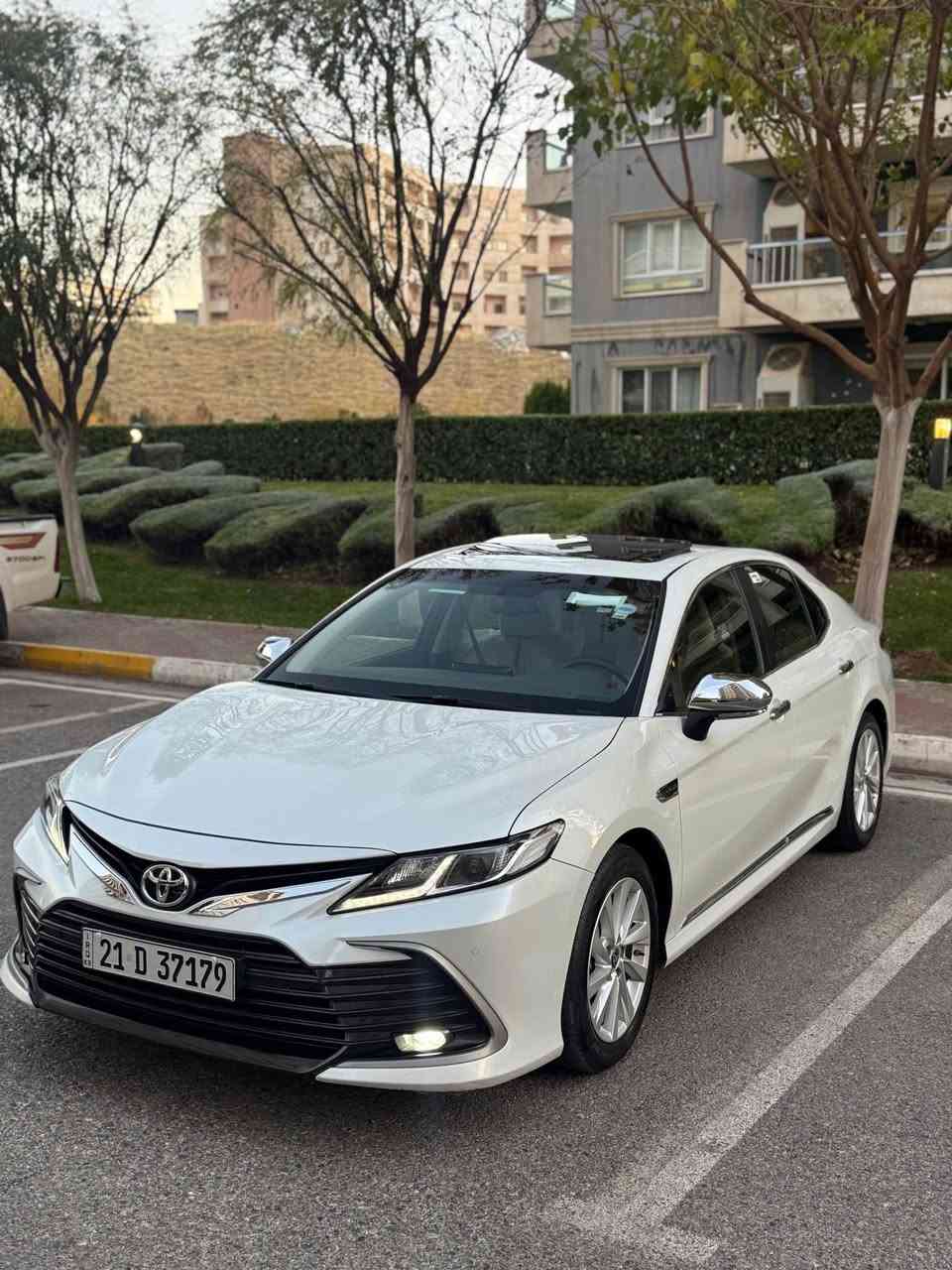 Camry 2023 GLE+🔥
سفري شةريكةي جيهان 
گير و مةكينة و كارةبايات بةشةرت
بي بوياخة 
دوو پيدي ئاري بچوكي هةية
فوول مواسةفاتة 
دوو كوشن كارةبا 
وايرليس چارج
كوشن جلد
پةردة
75 km روشتووة
سعر 253 معامةلة
شوين سليماني 
0770 777 5558 شربازهير, السليمانية
