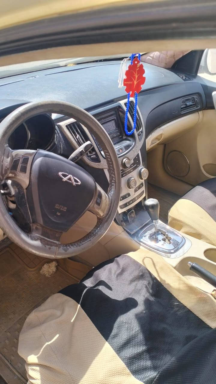 السلام عليكم شيري a3 للبيع رقم قادسية موديل ٢٠١٣محورة مكينة كامري مكينة جديدة بدي دواخل نظيفة فقط عوزها حدادية امامي مكان السيارة ناصرية السعر ٣٢ وبيها مجال للاستفسار اكثر *********** وات ساب
