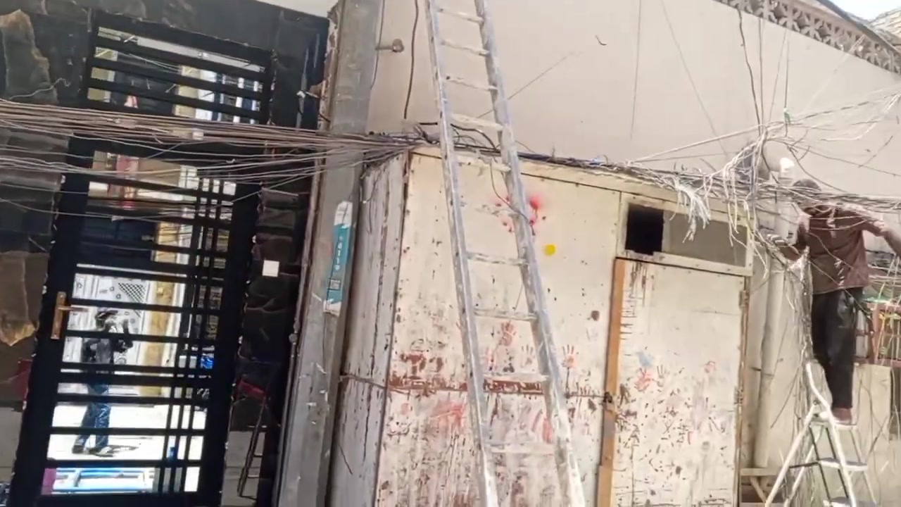 سلام عليكم اخوان احنه كادر لتصفية وترتيب وايرات المولدات انشيل الواير التالف والمتروك ونرتبه مثل الضفيره عندك نقل جوزات او بوردات تنضيف التيوله اتصل وتدلل ***********
