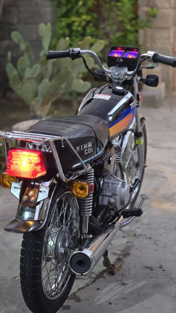 السلام عليكم دراجه للبيع موديل 21 السعر 750 قفل دراجه كامله  ***********
