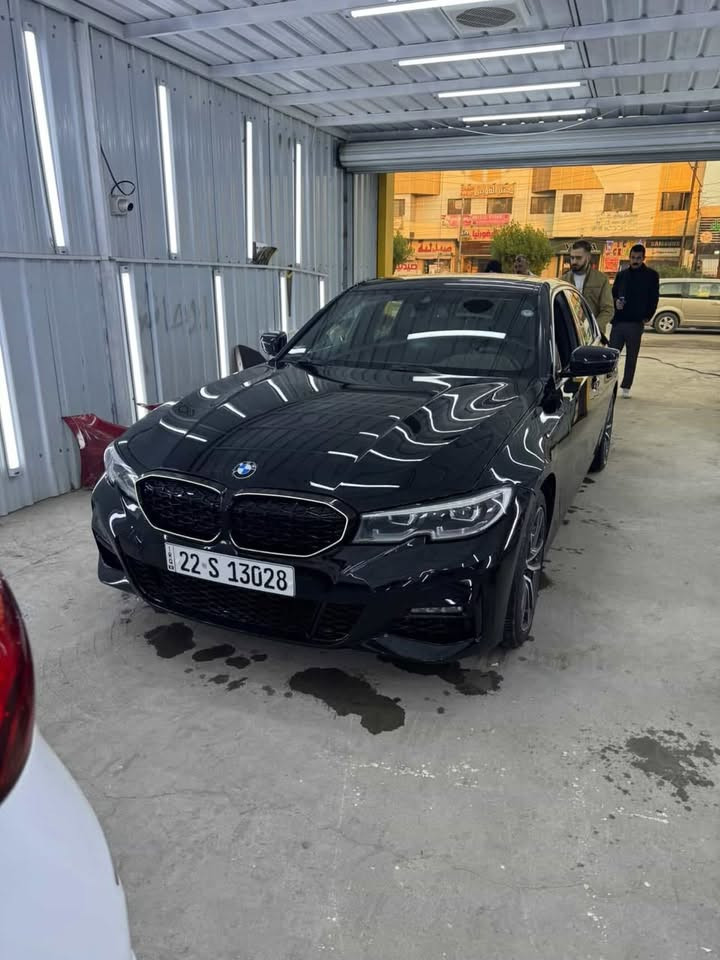 للبيع BMW330i
موديل 2021 
شرط برغي متصرف عليها وانظف من الصور 
الحادث كلش بسيط وموضح مع السونار
فول مواصفات 
مكينة 2000 تيربو 
السيارة ب اسمي فقط تحويل مابيع وكالة 
تشتري مني كبل تحول ب اسمك 
السعر 260 وبيها مجال بسيط حق الجية
مكان السيارة كربلاء 
***********
