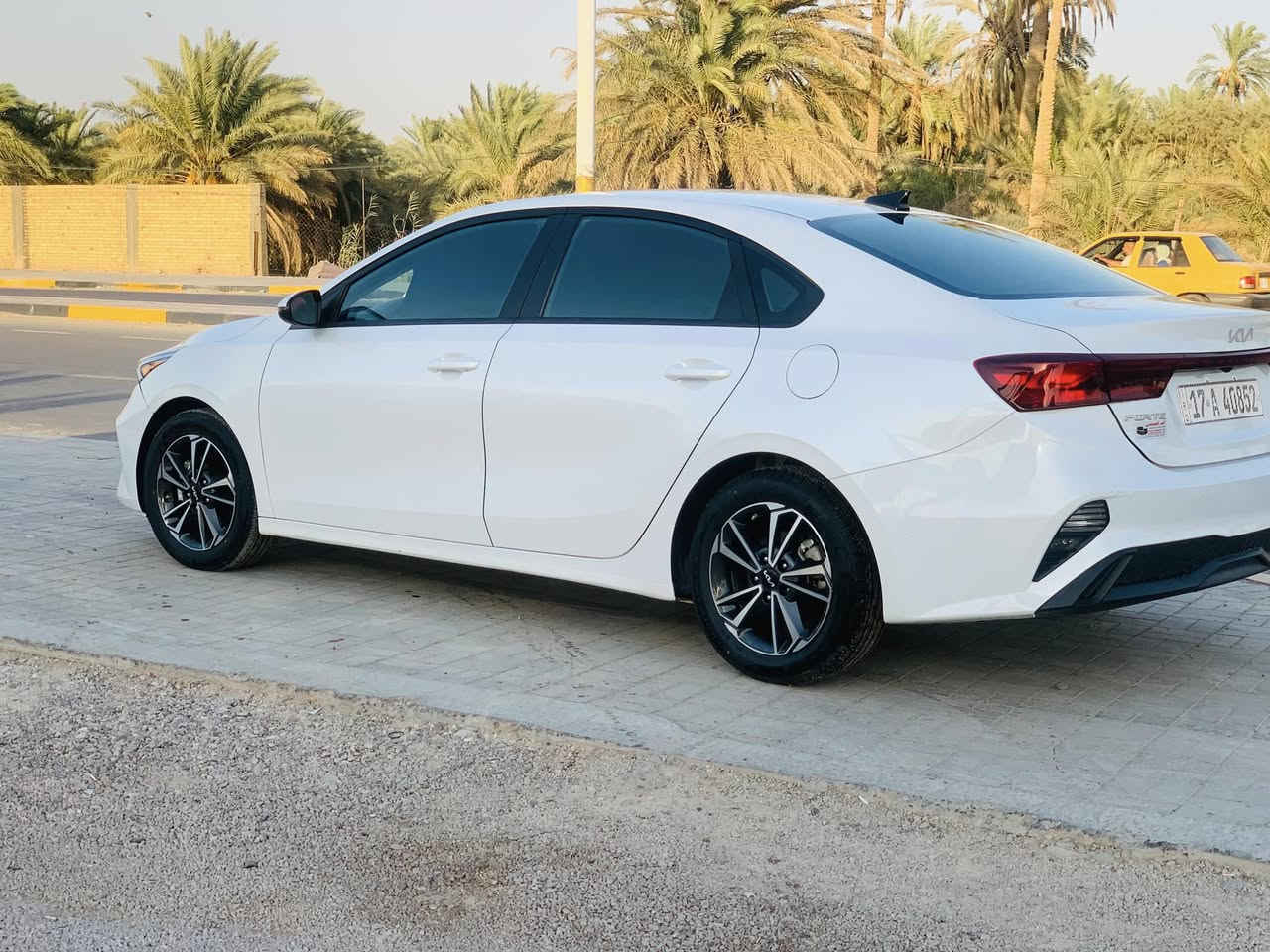 فورتي 23معوقين مثنى بيه جاملغ وبنيد ماشيه 64 
السعر 145
موبايل ***********
