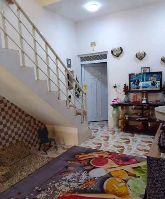 بعد التحية والسلام
دار للبيع ١٠٠ متر ٥ *٢٠ طابقين 
بناء حديث
فول سيراميك سقف ثانوي.
صنف العقار بلديه رقم
السعر ٤٥ مليون مجال قليل 
الموقع كركوك واحد حزيران سايدين الباصات
للاستفسار اكثر

هواتف ***********
المكتب *********** #اومراجعة_مكتب_سند_للعقار
