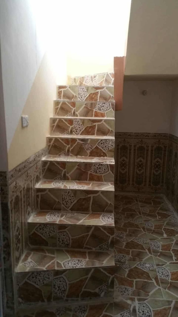 بيت للبيع✅حي الانتصار شارع 30 قرب جامع خديجه ✅ المساحه 110 ✅ غرفه وهول وستقبال ومطبخ وصحيات ✅ سند طابو الزهور ✅شرط التحويل ✅ خدمات كامله تبليط جديد✅ السعر 61 مليون وبي مجال بسيط✅للاستفسار الاتصال ***********بي وتساب 
***********بي وتساب ابوحيدر النمراوي
