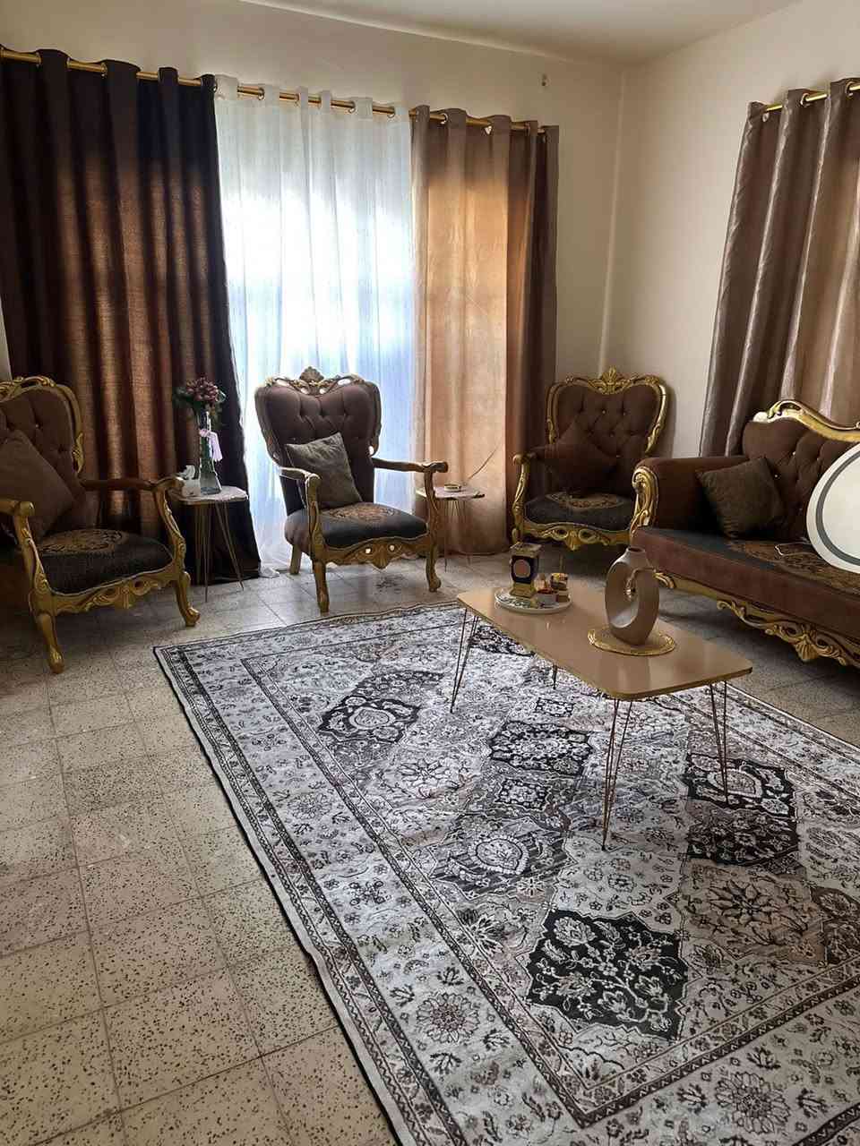 تخم زان تركي جديد ١٠ مقاعد 
اي عيب مابي مكان بغداد الكرخ  بعد نفق الشرطه السعر ٦٠٠ وبي مجال
واتساب ***********
