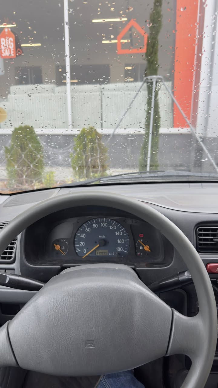 Sasuki 2008
یابانی ٣ پستن اقتسادی بێ کێشەیە گێر تۆماتیک تەبرید 

بەس نیو بۆنیتی سبوخە و براکێتەکەی تۆزی گرتیە باقی گێر و مەکینە بەشەرت

٤٠ وەرەقە و مەجال

***********
