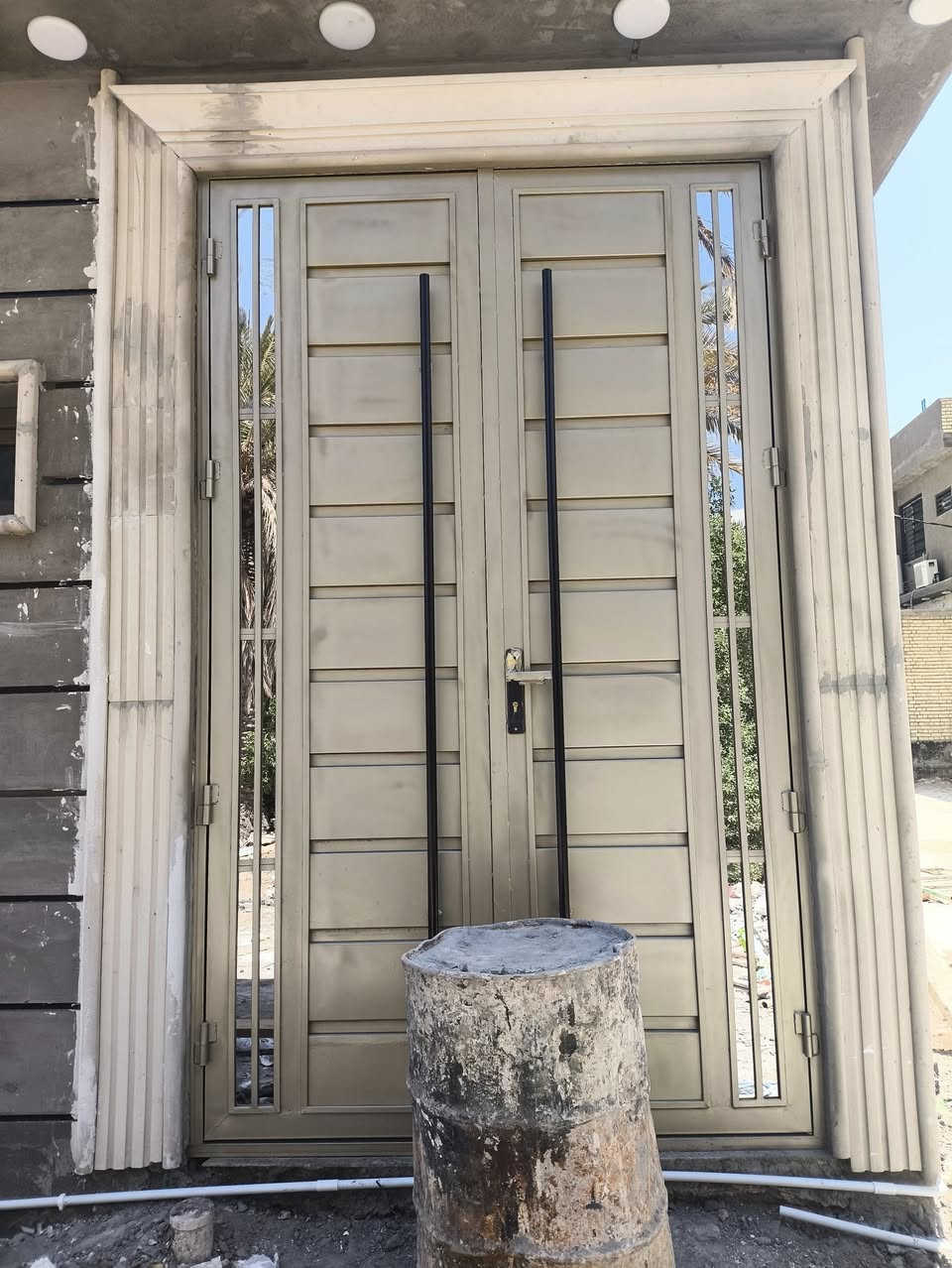 صور قبل وبعد العمل. تنضيف وصبغ القطعه 
 لتواصل  (. ***********. )
