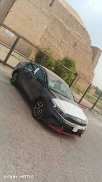 فورتي البيع موديل ربعه وعشرين سعرميه وثلاثين بيها بإرادبس بالبنيد 0771...