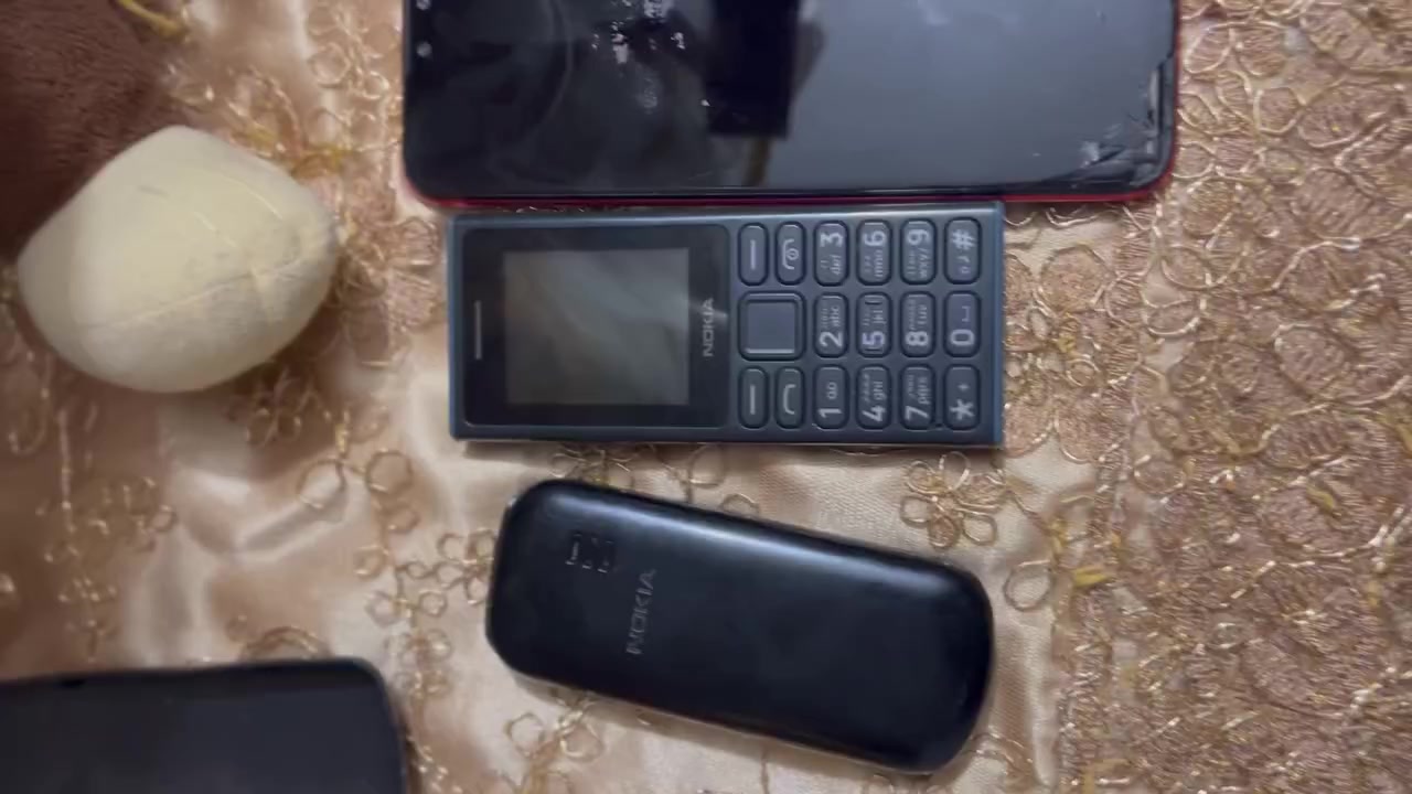 سلام عليكم هذن موبايلات البيع ماعنده هواوي بس شاشه يريد فقط ابيعه سوه ماابيع واحد الي يهتم يتفضل واتساب ***********
