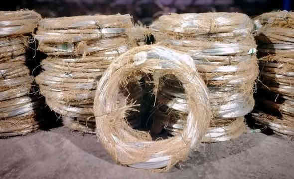 #🔹جمله ومفرد اسعار مناسبه 🔹
قيدنجاره عدد2 قطعه  ٥٥٠٠ 
 سيم تسليح سعر رابط ٢٠٠٠الف 
بسمار نجاري ٢ونص السعر ٢١الف 
📍عنوان المجمع 📍واسط _الكوت _حي الحكيم _شارع العماره الرئيسي مجاور حسينيه ابا الاحرار  

‏‪***********‬‏📲مقتدى الاماره
