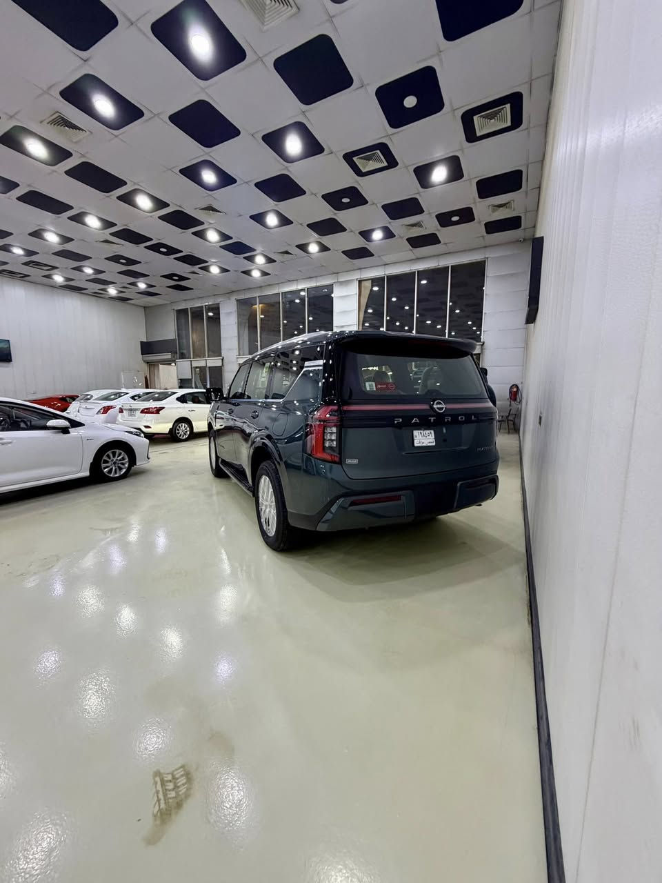 ⸻

🚘 متوفر داخل معرض شعيبث موتورز 🚘
نيسان باترول موديل 2026

🔹 وارد حديث
🔹 مواصفات عالية
🔹 ألوان متعددة
🔹 محرك قوي + دفع رباعي
🔹 جاهز للتسجيل والفحص

✨ السيارة بحالة ممتازة وتتوفر أكثر من نسخة داخل المعرض
✨ نرحّب بالفحص والمعاينة

📍 الموقع: الكرادة ساحة التحريات
📞 للاستفسار: (***********)
🕘 الدوام يوميًا
