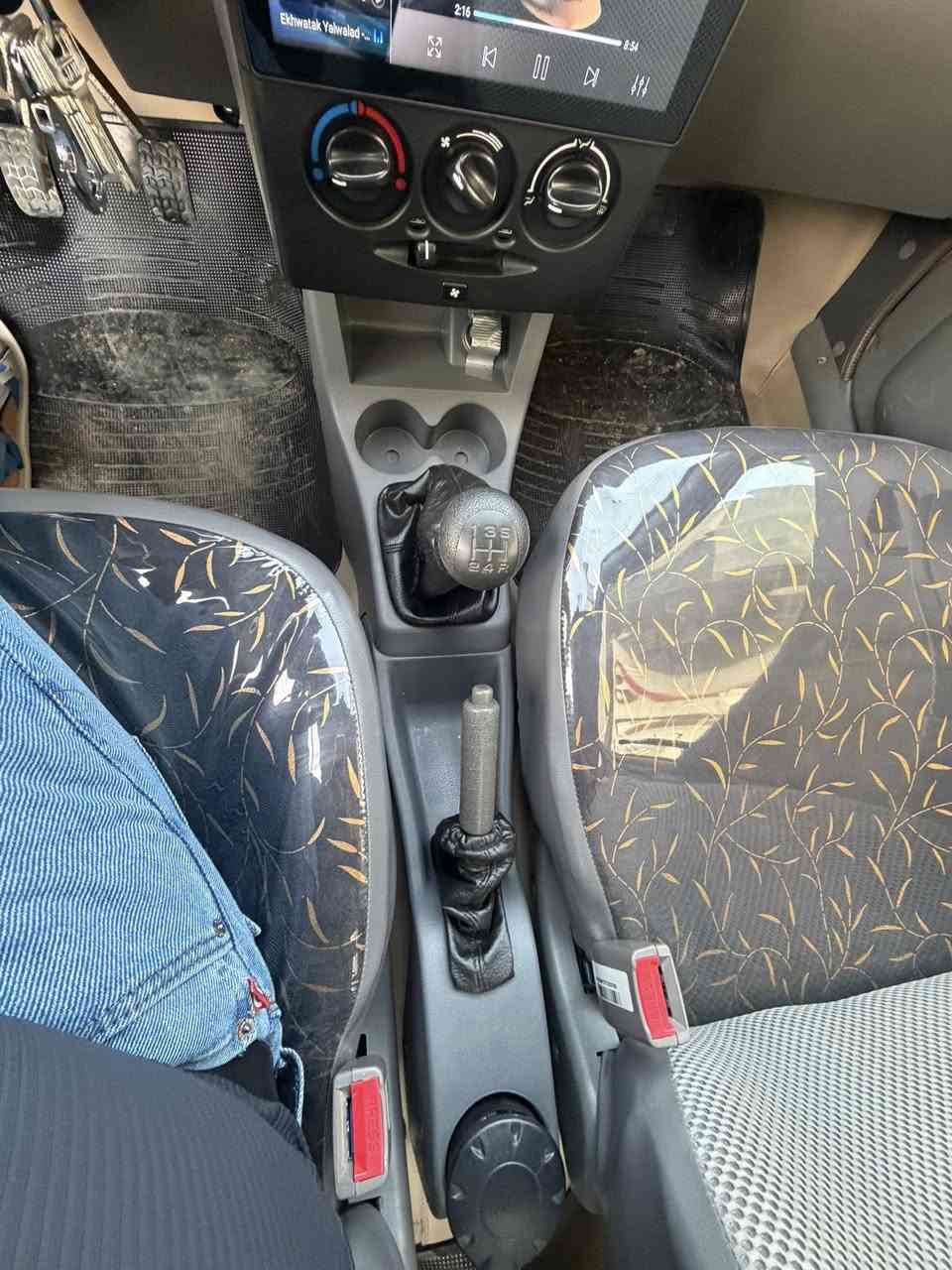 السلام عليكم سايبه لبيع 2025غاز بانزين ماشيه قليل زيرو مشي قليل مامشتغله تكسي مغلفه ارضيات جديده كلش كفاله عامه من كلشي السعر 82وبيه مجال قليل الديوانيه الرقم ***********
