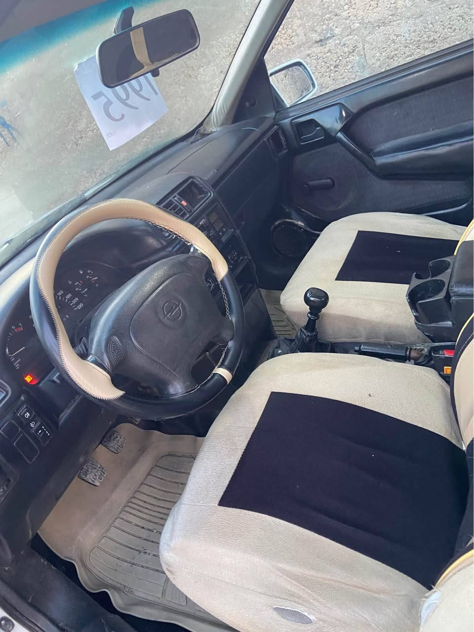 اوبل فكترا1995حجم18كيرعادي
كيرومحرك بشرط
تحويل بشرط
قطعتين صبغ
ويل كب 
سلايت
دبل ايرباك
داخل جديد
سياره بدون مسرف
سعر42ومجال
***********
*********** سميل, دهوك
