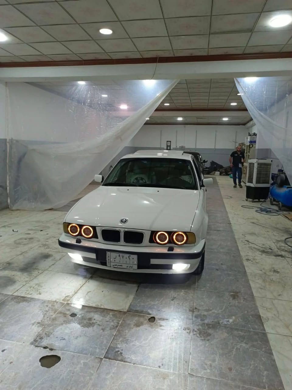 للبيع موديل 1990محرك كير شرط كير عادي حجم 525كبس رقم نينوى اناصاحب شرعي سيارة جاهزة ***********واتساب موجود السعر 55بيها مجال للبيع فقط نقدا
