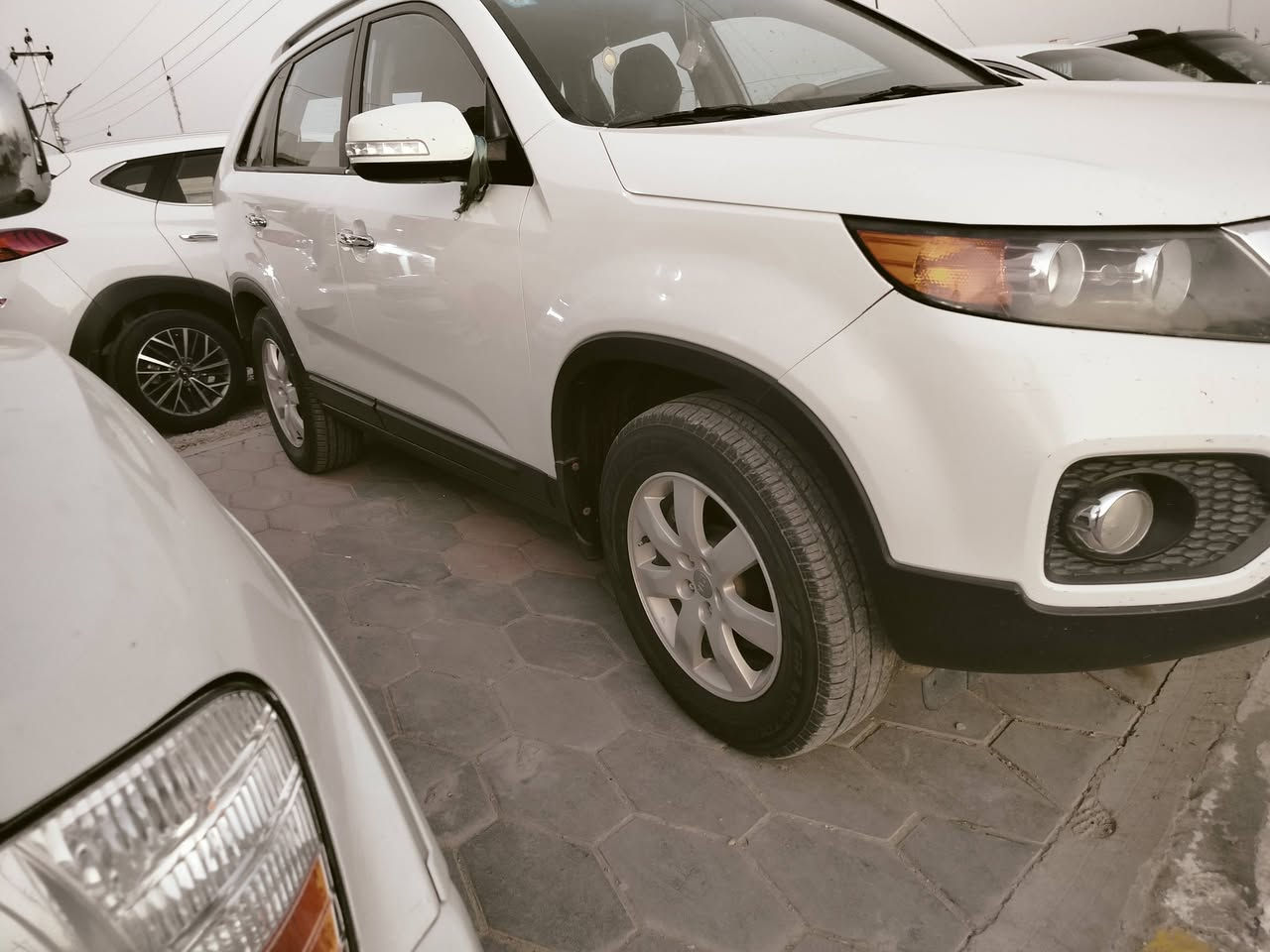 السلام عليكم كيا سورينتو موديل 13 
خليجي محرك 2400 دوش
 سياره جاهزه 7 راكب تبريد 3 رقم واسط
 مشروع وطني بيها رش صبغ ثر شخط 
سونار داخل المنشور السعر 152 ورقه 
مكان السياره واسط ***********
