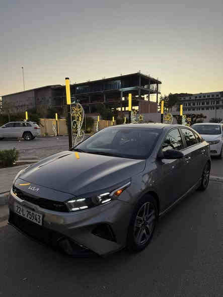 1_كيا _فورتي  GT_LINE  2022ارقام اربيل باسمي
2_المكينه 2000 ماشيه51 الف  
3_بصمة لدات امامية+لدات خلفيةمري لون اسود+اشاير بالمري إنارة ترحيب عند لاقتراب من سيارةكشنات جلد+ مخمل مختومه بشعار GT line
+انارة داخليه
جنطة ذكية تفتح عند الاقتراب
رادارات امامية وخلفية وجانبية
توقف ذاتي تحديد مسار مانع انزلاق ستيرن حرف Dمختوم بختم GT line
شاشة كبيرة حجم 9ملم الحجم الجديد+نظام جديد
ثلاث وضعيات قيادة(Sport-Normal -Smart)
مثبت سرعة قياده ذاتيه
4_حادث باب سكن وجاملوغ ابدل  بدون دواخل بدون ايرباك
5_السعر ١٦٥ وبيها مجال بسيط
العنوان بغداد اليرموك حي الداخليه
للاستفسار ***********/***********
